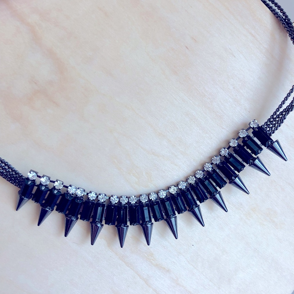 The perfect Balance of spikes & ✨ sparkle